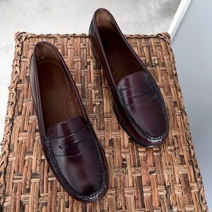 G. H. Bass Whitney Leather Weejuns are a modern classic in Cordovan Size 10
